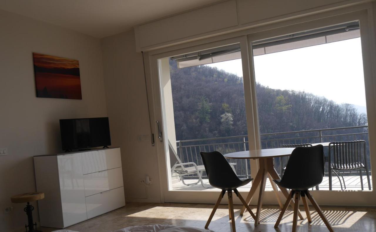 Casa Colmegna mit traumhaften See- und Bergblick Luino Exterior foto